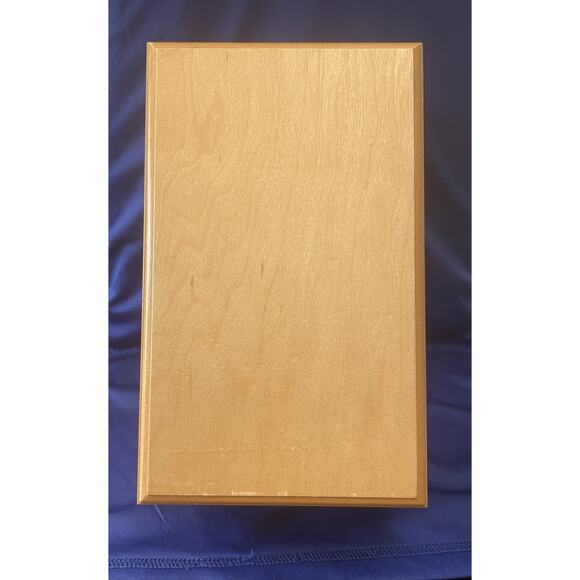 Light Color Wooden Cigar Humidor Box - Picture 3 of 8